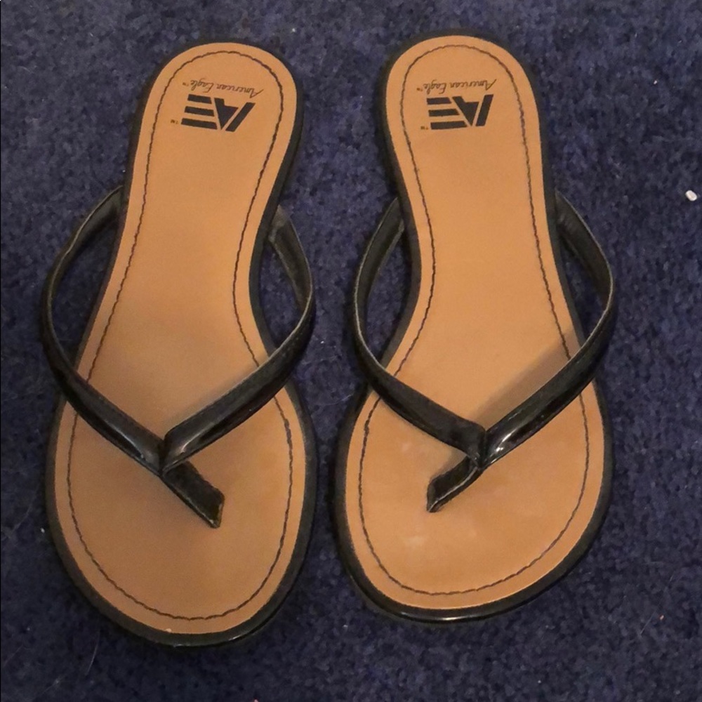American Eagle Flip Flops